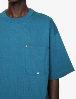 Bottega Veneta Patch-pocket Boxy-fit Cotton-jersey T-shirt 12 Bottega Veneta Patch-pocket Boxy-fit Cotton-jersey T-shirt -KOOPES Clothing Shop R04157982 PACIFIC ALT04