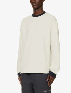 Stone Island Marina Brand-print Long-sleeved Cotton-jersey T-shirt 9 Stone Island Marina Brand-print Long-sleeved Cotton-jersey T-shirt -KOOPES Clothing Shop R04188721 PLASTER ALT02